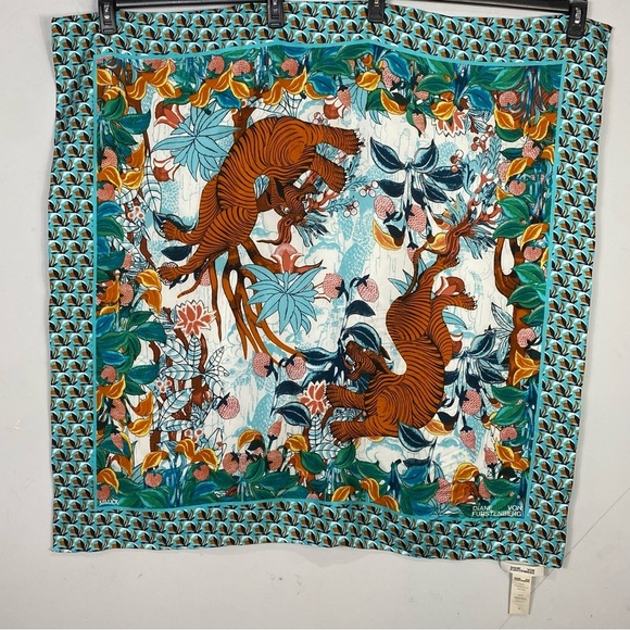 Diane Von Furstenberg Jella Silk Square Scarf NWOT - Picture 4 of 8